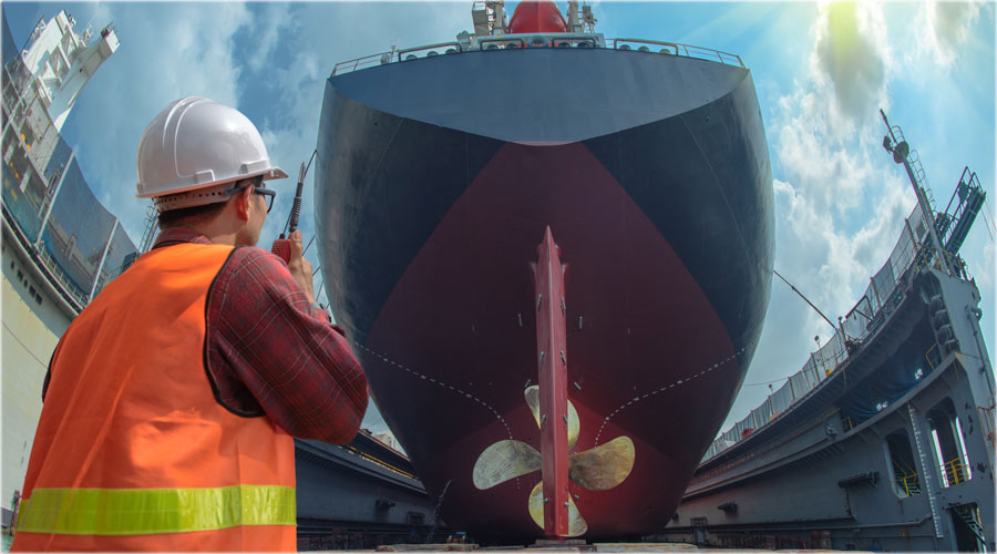 Handshake tra partner su banchina